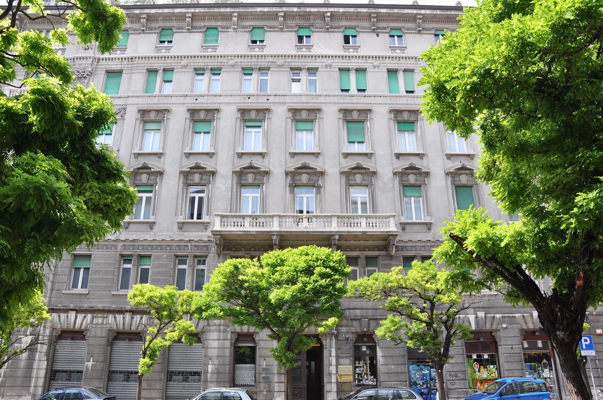 Residence San Marco Триест Екстериор снимка